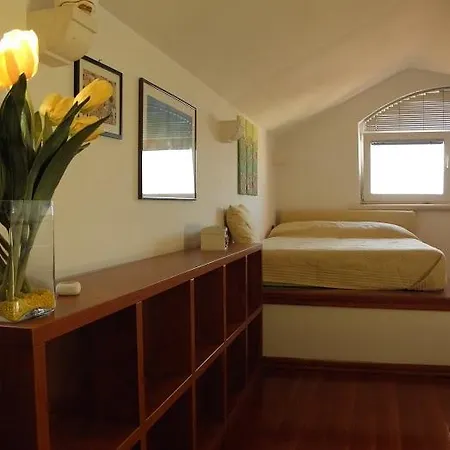 11428b Apartment *