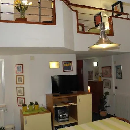 Apartment 11428b *